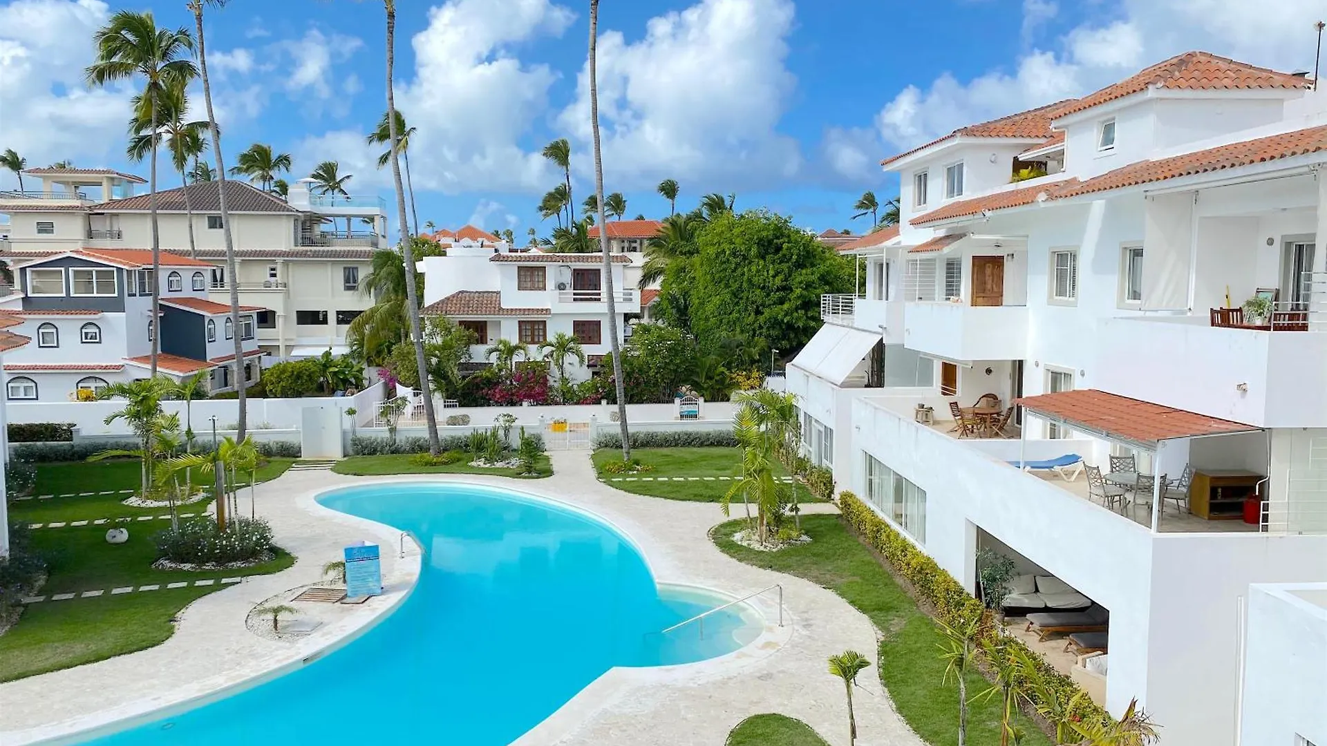 Serenity Villas And Suites - Playa Los Corales Punta Cana Hotel